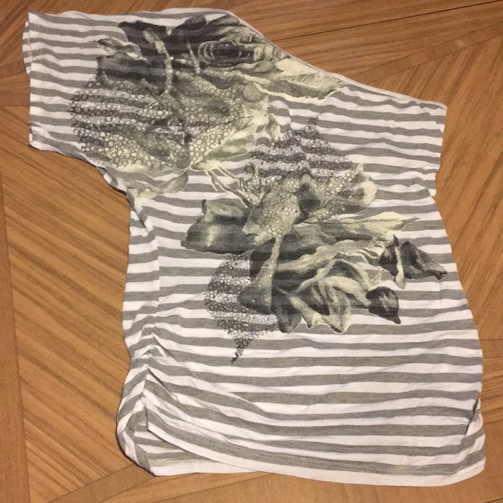 Half sleeve shirt